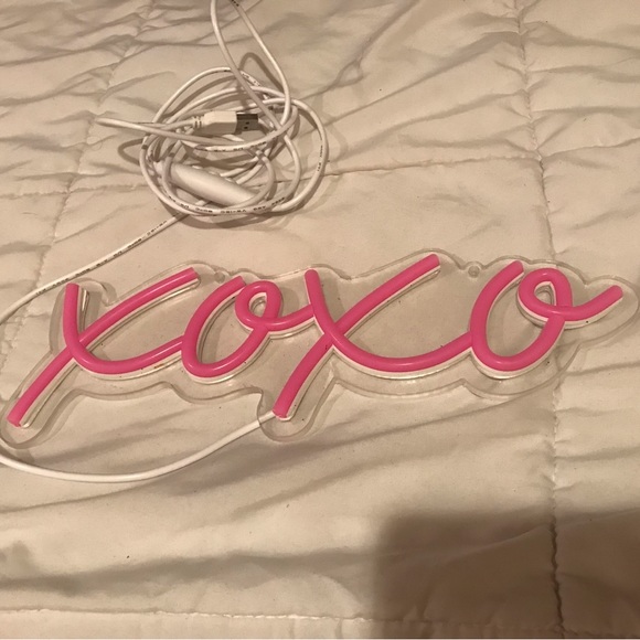 Xoxo neon sign - Picture 2 of 4